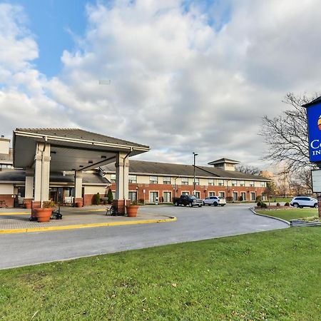 Comfort Inn & Suites Ambassador Bridge Windsor Eksteriør billede