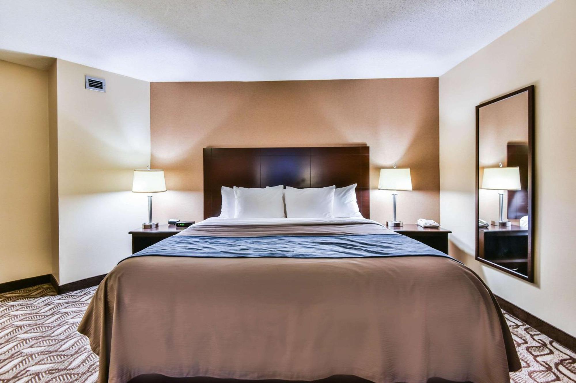 Comfort Inn & Suites Ambassador Bridge Windsor Eksteriør billede