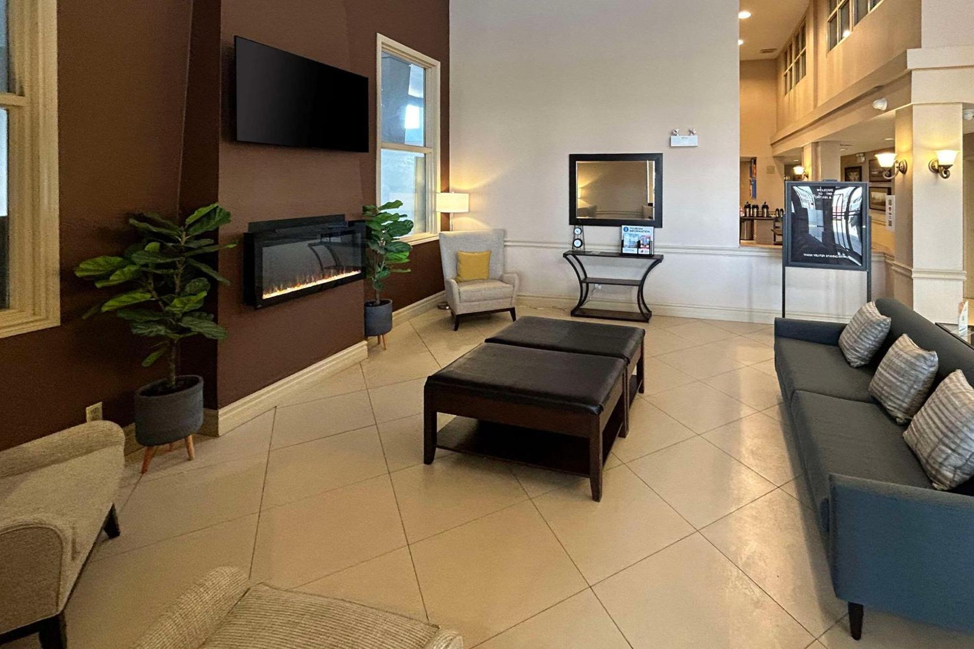 Comfort Inn & Suites Ambassador Bridge Windsor Eksteriør billede