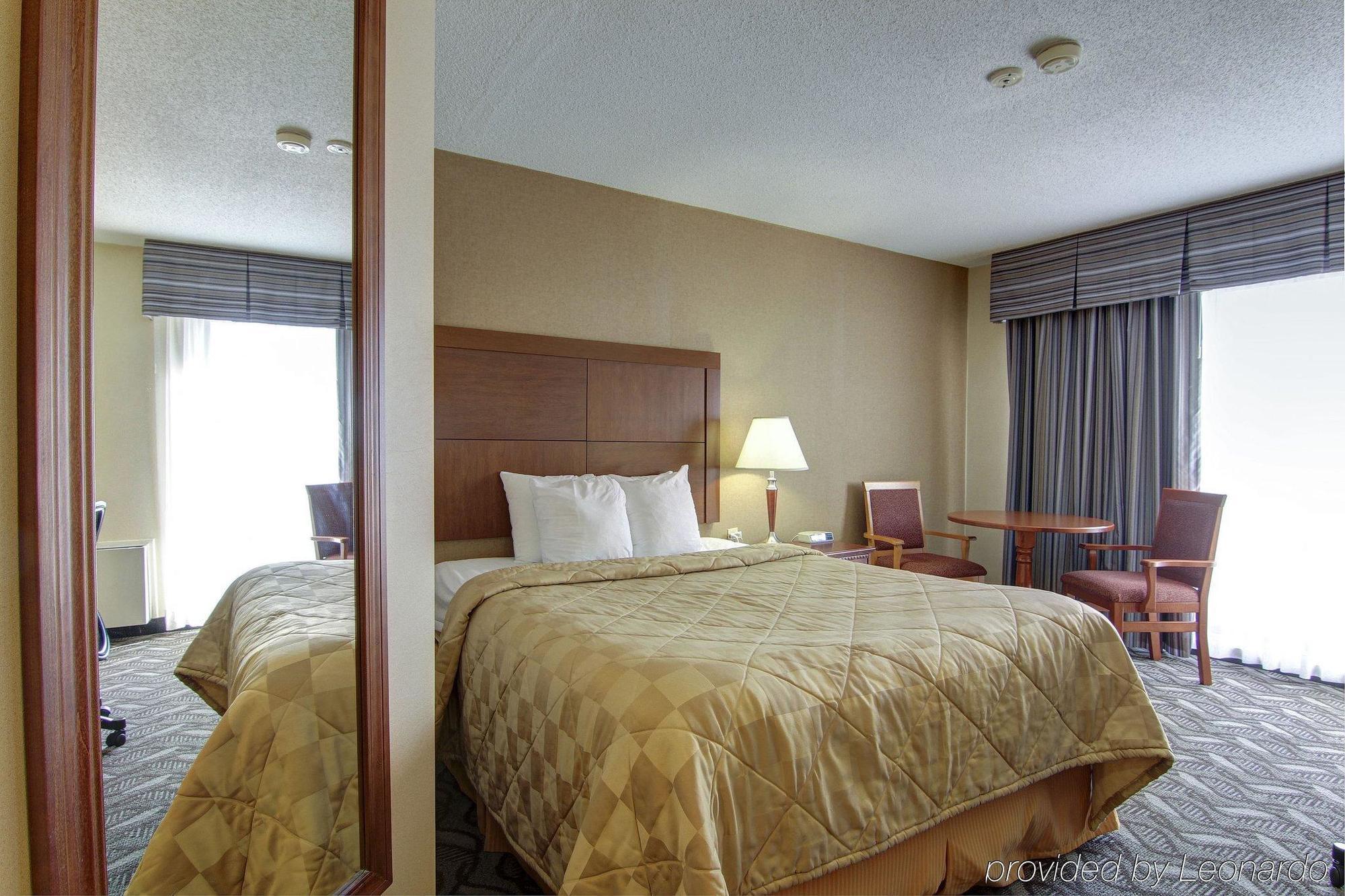 Comfort Inn & Suites Ambassador Bridge Windsor Eksteriør billede