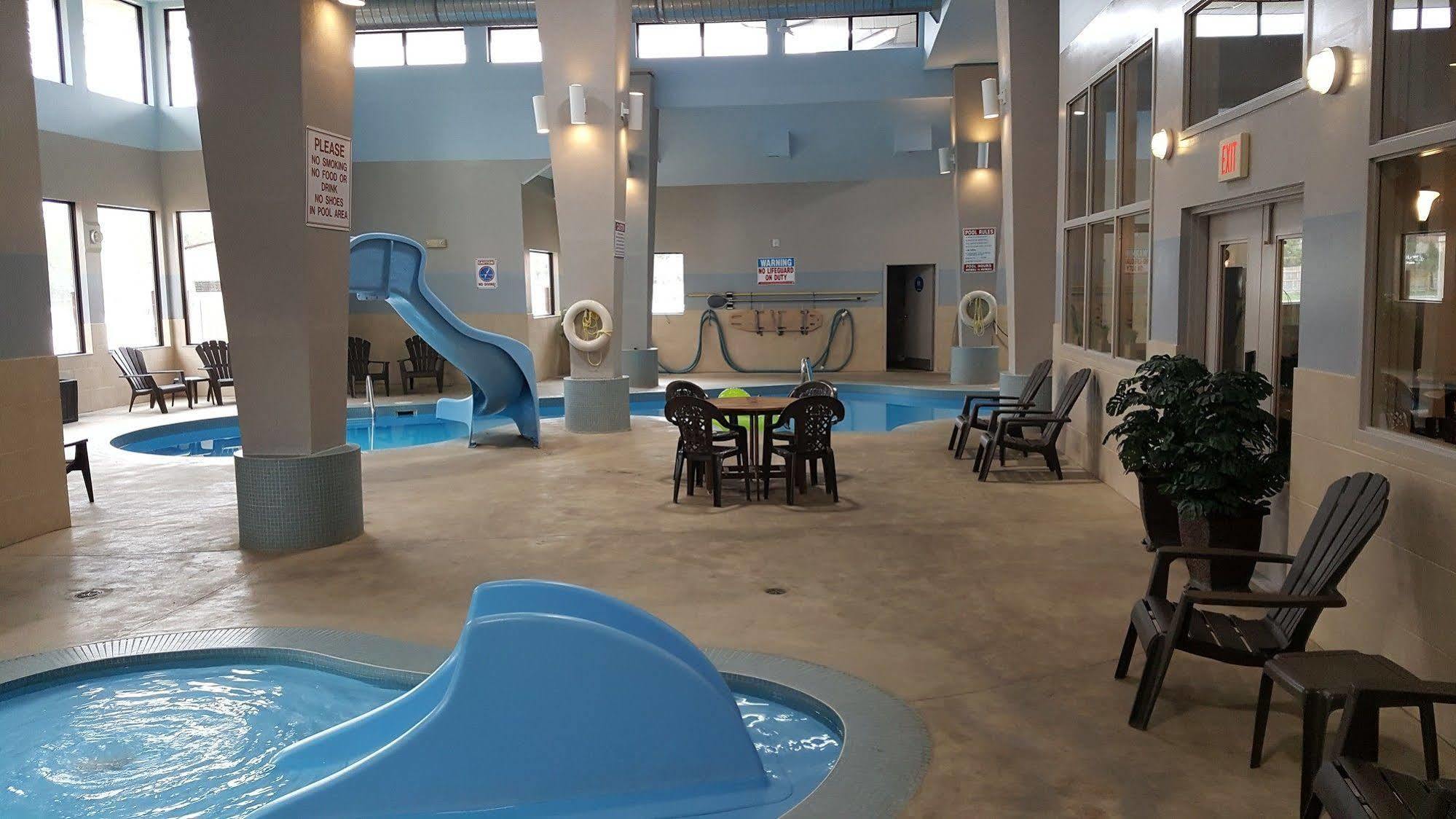 Comfort Inn & Suites Ambassador Bridge Windsor Eksteriør billede