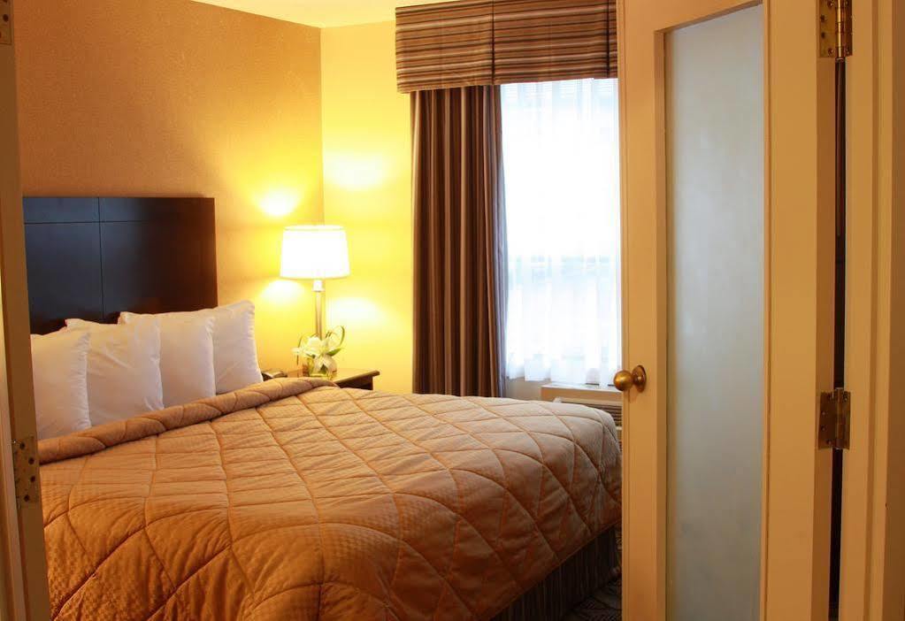Comfort Inn & Suites Ambassador Bridge Windsor Eksteriør billede